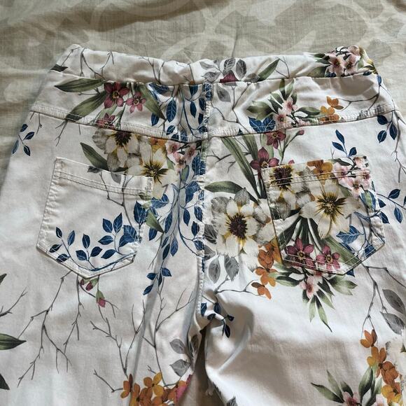 Tina Stephens Collins Floral Stretch‎ Tie Waist
Pant white - Picture 10 of 11
